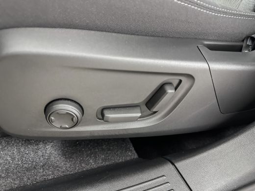 Volvo  XC40 B4 Plus Dark | 19" | Panoramadak | 360 Camera | Harman Kardon | Elektr. verst. stoelen | Adaptiev... ActivLease financial lease