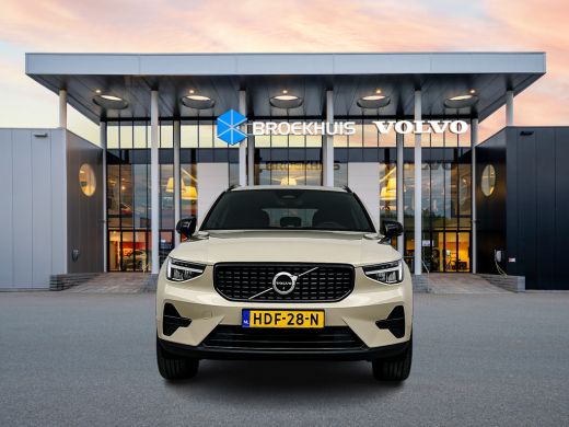 Volvo  XC40 B4 Plus Dark | 19" | Panoramadak | 360 Camera | Harman Kardon | Elektr. verst. stoelen | Adaptiev... ActivLease financial lease