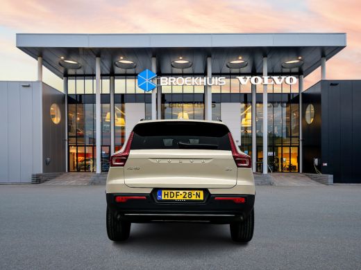 Volvo  XC40 B4 Plus Dark | 19" | Panoramadak | 360 Camera | Harman Kardon | Elektr. verst. stoelen | Adaptiev... ActivLease financial lease