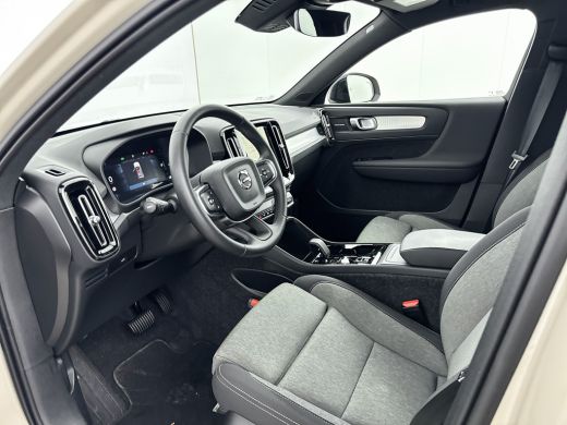 Volvo  XC40 B4 Plus Dark | 19" | Panoramadak | 360 Camera | Harman Kardon | Elektr. verst. stoelen | Adaptiev... ActivLease financial lease