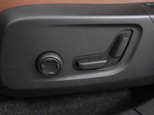 Volvo  XC40 Recharge P8 AWD R Design | Panoramadak | Leder | 360 Camera | Stoelverwarming | Harman/Kardon | M... ActivLease financial lease