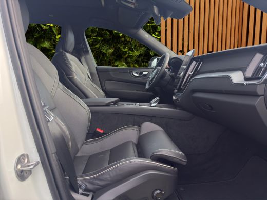 Volvo  XC60 2.0 T6 Plug-in hybrid AWD Ultra Black Edition | Facelift! | Luchtvering | Bowers&Wilkins | Trekha... ActivLease financial lease