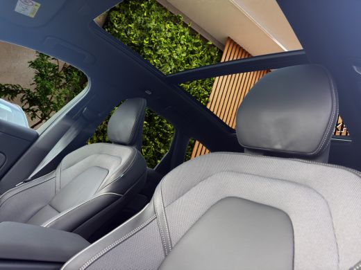 Volvo  XC60 2.0 T6 Plug-in hybrid AWD Ultra Black Edition | Facelift! | Luchtvering | Bowers&Wilkins | Trekha... ActivLease financial lease