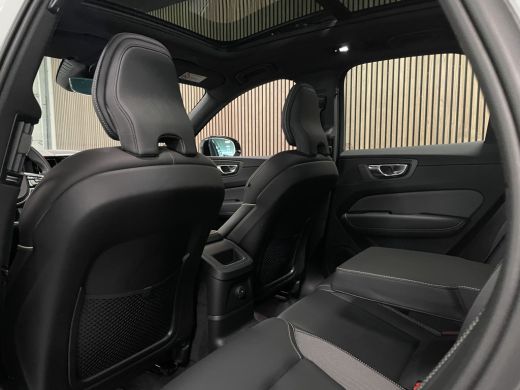 Volvo  XC60 T6 AWD Recharge R-Design Long Range All Season banden | Stoel en Stuurwielverwarming | Standkache... ActivLease financial lease