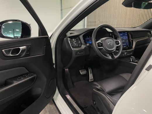 Volvo  XC60 T6 AWD Recharge R-Design Long Range All Season banden | Stoel en Stuurwielverwarming | Standkache... ActivLease financial lease