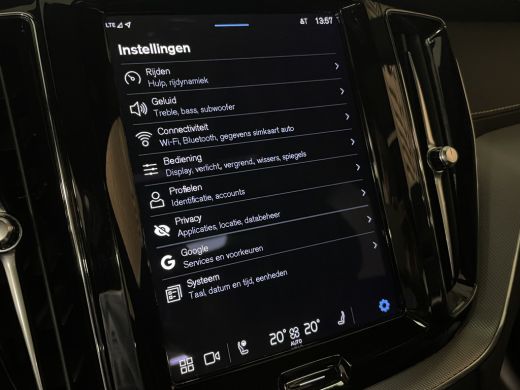 Volvo  XC60 T6 AWD Recharge R-Design Long Range All Season banden | Stoel en Stuurwielverwarming | Standkache... ActivLease financial lease