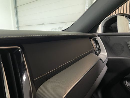 Volvo  XC60 T6 AWD Recharge R-Design Long Range All Season banden | Stoel en Stuurwielverwarming | Standkache... ActivLease financial lease