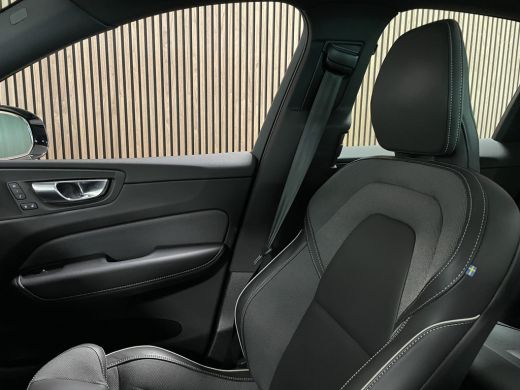 Volvo  XC60 T6 AWD Recharge R-Design Long Range All Season banden | Stoel en Stuurwielverwarming | Standkache... ActivLease financial lease