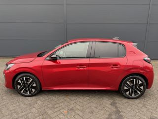 Peugeot 208 100pk Allure Pack (Camera - LED - Automatische Airco - Parkeersensoren V+A - Apple Carplay - Navi...