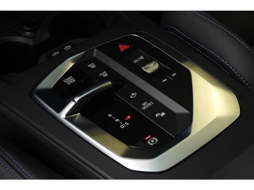 BMW 1 Serie 120 M Sport Automaat / Sportstoelen / Achteruitrijcamera / M Adaptief onderstel / Comfort Access ... ActivLease financial lease