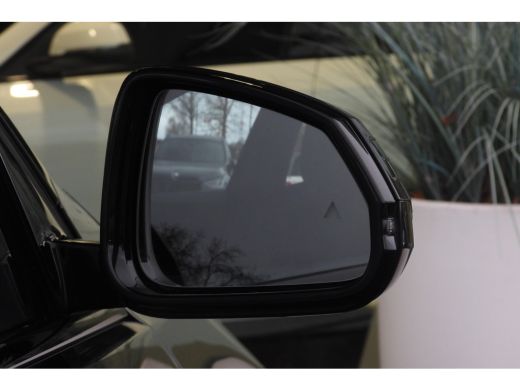 BMW 1 Serie 120 M Sport Automaat / Sportstoelen / Achteruitrijcamera / M Adaptief onderstel / Comfort Access ... ActivLease financial lease