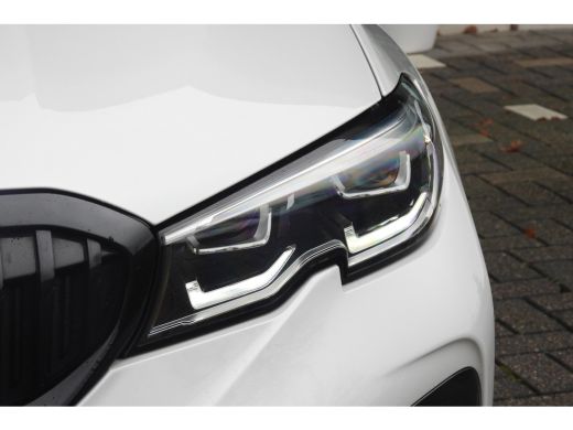 BMW 3 Serie Touring 320i High Executive M Sport Automaat / Trekhaak / Sportstoelen / Achteruitrijcamera / M S... ActivLease financial lease