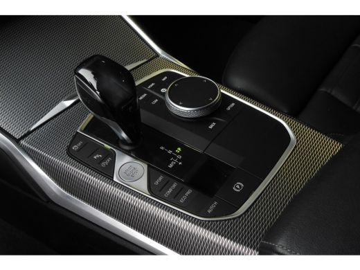 BMW 3 Serie Touring 320i High Executive M Sport Automaat / Trekhaak / Sportstoelen / Achteruitrijcamera / M S... ActivLease financial lease