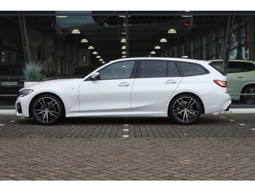 BMW 3 Serie Touring 320i High Executive M Sport Automaat / Trekhaak / Sportstoelen / Achteruitrijcamera / M S... ActivLease financial lease