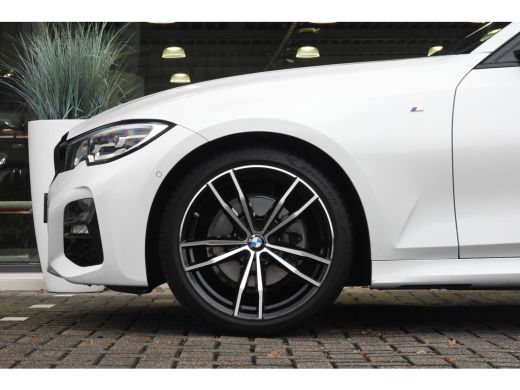 BMW 3 Serie Touring 320i High Executive M Sport Automaat / Trekhaak / Sportstoelen / Achteruitrijcamera / M S... ActivLease financial lease