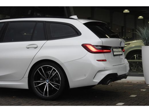 BMW 3 Serie Touring 320i High Executive M Sport Automaat / Trekhaak / Sportstoelen / Achteruitrijcamera / M S... ActivLease financial lease