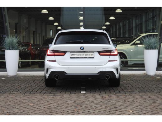BMW 3 Serie Touring 320i High Executive M Sport Automaat / Trekhaak / Sportstoelen / Achteruitrijcamera / M S... ActivLease financial lease