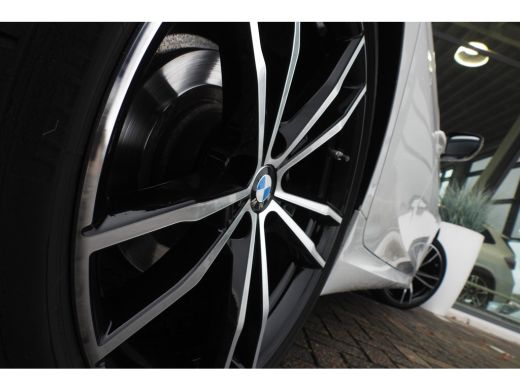 BMW 3 Serie Touring 320i High Executive M Sport Automaat / Trekhaak / Sportstoelen / Achteruitrijcamera / M S... ActivLease financial lease