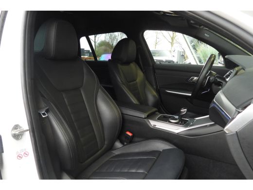 BMW 3 Serie Touring 320i High Executive M Sport Automaat / Trekhaak / Sportstoelen / Achteruitrijcamera / M S... ActivLease financial lease