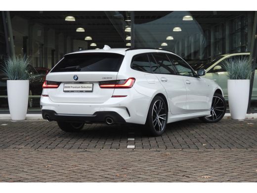 BMW 3 Serie Touring 320i High Executive M Sport Automaat / Trekhaak / Sportstoelen / Achteruitrijcamera / M S... ActivLease financial lease