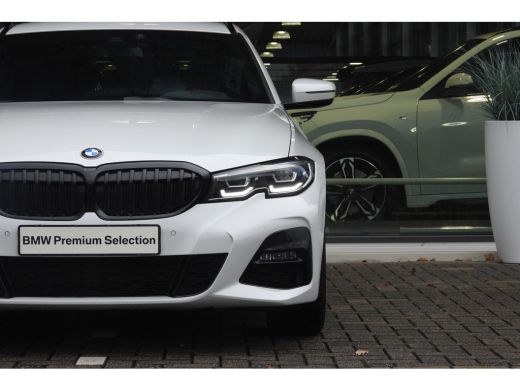 BMW 3 Serie Touring 320i High Executive M Sport Automaat / Trekhaak / Sportstoelen / Achteruitrijcamera / M S... ActivLease financial lease