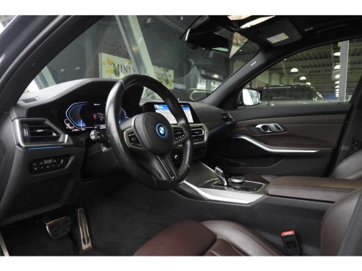 BMW 3 Serie Touring 330e High Executive M Sport Automaat / Panoramadak / Sportstoelen / Laserlight / Achterui... ActivLease financial lease