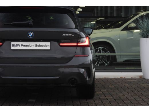 BMW 3 Serie Touring 330e High Executive M Sport Automaat / Panoramadak / Sportstoelen / Laserlight / Achterui... ActivLease financial lease