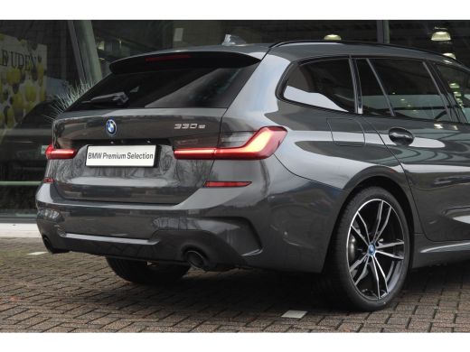 BMW 3 Serie Touring 330e High Executive M Sport Automaat / Panoramadak / Sportstoelen / Laserlight / Achterui... ActivLease financial lease