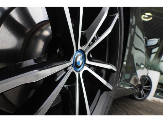 BMW 3 Serie Touring 330e High Executive M Sport Automaat / Panoramadak / Sportstoelen / Laserlight / Achterui... ActivLease financial lease