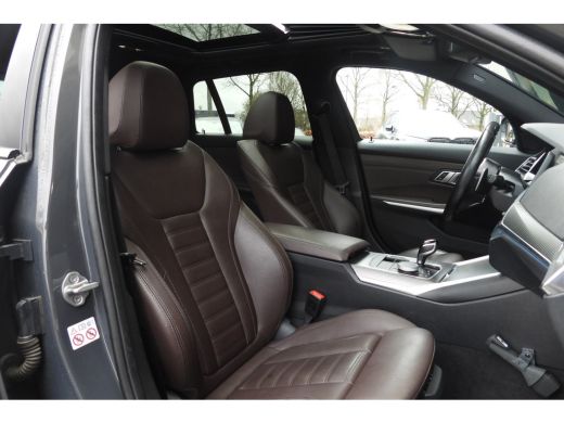 BMW 3 Serie Touring 330e High Executive M Sport Automaat / Panoramadak / Sportstoelen / Laserlight / Achterui... ActivLease financial lease