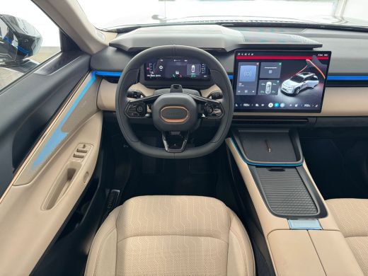 Lynk & Co 08 1.5 More | 200 km elektrisch | 360 Camera | Panoramadak | Harman Kardon | Stoelmassage | ActivLease financial lease