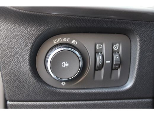 Opel Mokka-e Level 3 50 kWh / Navigatie via Carplay / Parkeersensoren / Climate Control / LED / DAB / 17'' LMV / ActivLease financial lease