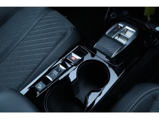 Peugeot 2008 1.2 Hybrid 145 Allure | Adapt. Cruise | 360 Camera | Navi | Carplay | AllGrip | Keyless | BLIS | LMV ActivLease financial lease