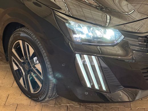 Peugeot 208 1.2 Hybrid 110 e-DCS6 Allure Camera voor + achter | Carplay | Adaptieve Cruise | Climate Control ... ActivLease financial lease