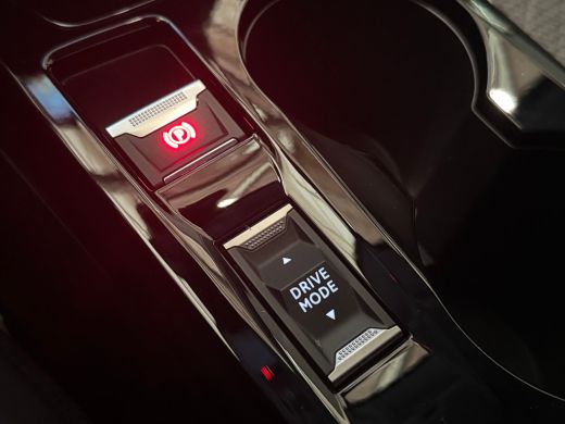 Peugeot 208 1.2 Hybrid 110 e-DCS6 Allure Camera voor + achter | Carplay | Adaptieve Cruise | Climate Control ... ActivLease financial lease