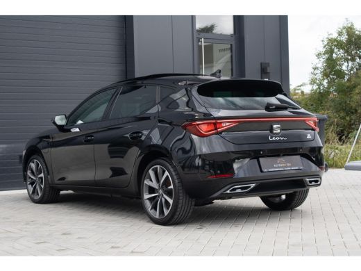 Seat Leon 1.4 TSI eHybrid PHEV FR PANO ACC CARPLAY SFEER ActivLease financial lease