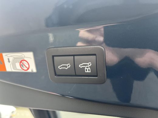 Toyota C-HR 2.0 Plug-in Hybrid 220 First Edition | Navigatie | Apple CarPlay/Android auto | 360 graden camera... ActivLease financial lease