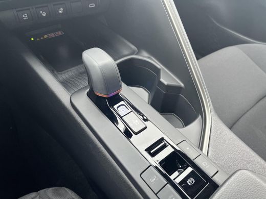 Toyota C-HR 2.0 Plug-in Hybrid 220 First Edition | Navigatie | Apple CarPlay/Android auto | 360 graden camera... ActivLease financial lease