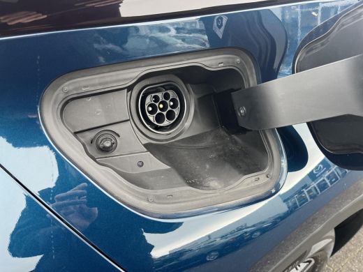 Toyota C-HR 2.0 Plug-in Hybrid 220 First Edition | Navigatie | Apple CarPlay/Android auto | 360 graden camera... ActivLease financial lease