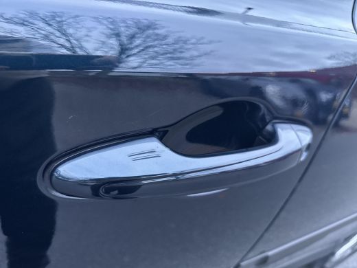 Toyota RAV4 2.5 Hybrid AWD Executive | 06-10141018 Voor meer informatie ActivLease financial lease