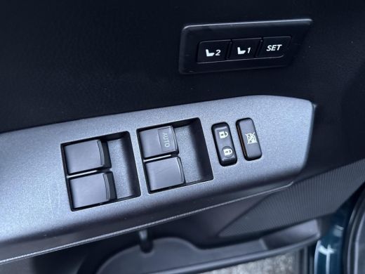 Toyota RAV4 2.5 Hybrid AWD Executive | 06-10141018 Voor meer informatie ActivLease financial lease