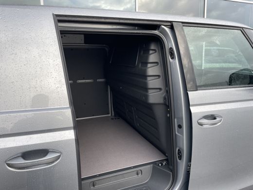 Volkswagen ID. Buzz Cargo Cargo Anniversary Edition 340PK | 4MOTION | 360 graden camera | 3 Zits | Achterdeuren | Trekhaak ActivLease financial lease