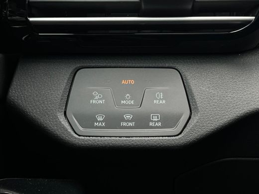 Volkswagen ID.4 Pro Limited Edition | 'App-Connect' draadloze smartphone integratie | Achterbank in ongelijke del... ActivLease financial lease