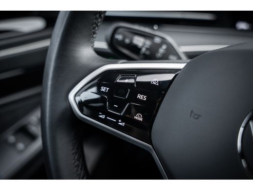 Volkswagen ID.7 Pro Limited Edition | Achterbank in ongelijke delen neerklapbaar incl. middenarmsteun en doorlaad... ActivLease financial lease