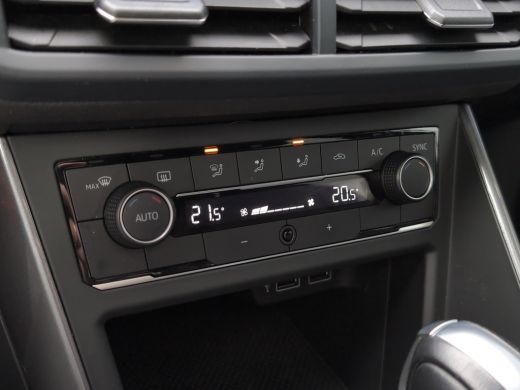 Volkswagen Polo 1.0 TSI R-Line 116pk! | Pano | Adap. Cruise | Climate Control | Navigatie ActivLease financial lease