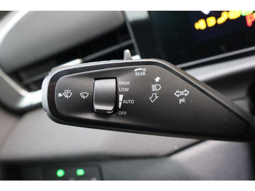 Volkswagen T-Roc Life First Edition 116PK Inclusief &euro;2000,- inruilpremie | 'App-Connect' draadloze smartphone inte... ActivLease financial lease