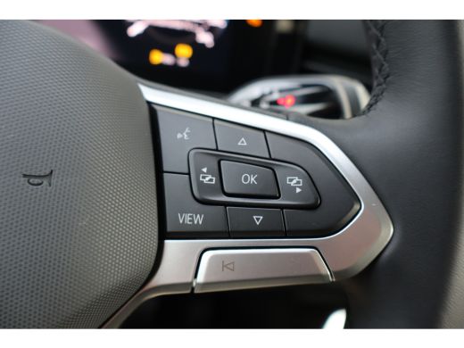 Volkswagen T-Roc Life First Edition 116PK Inclusief &euro;2000,- inruilpremie | 'App-Connect' draadloze smartphone inte... ActivLease financial lease