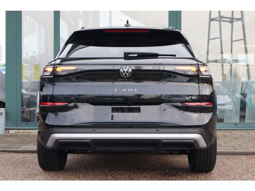 Volkswagen T-Roc Life First Edition 116PK Inclusief &euro;2000,- inruilpremie | 'App-Connect' draadloze smartphone inte... ActivLease financial lease