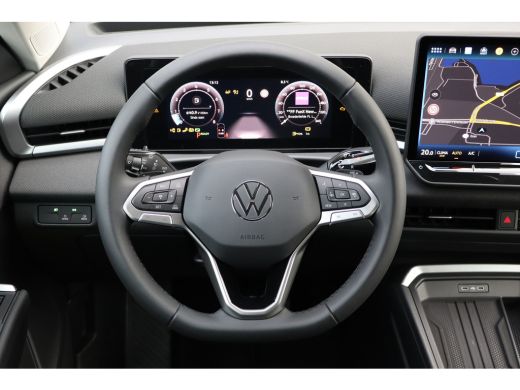 Volkswagen T-Roc Life First Edition 116PK Inclusief &euro;2000,- inruilpremie | 'App-Connect' draadloze smartphone inte... ActivLease financial lease