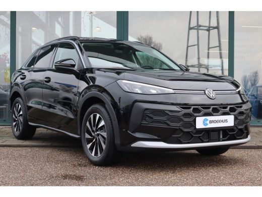 Volkswagen T-Roc Life First Edition 116PK Inclusief &euro;2000,- inruilpremie | 'App-Connect' draadloze smartphone inte... ActivLease financial lease